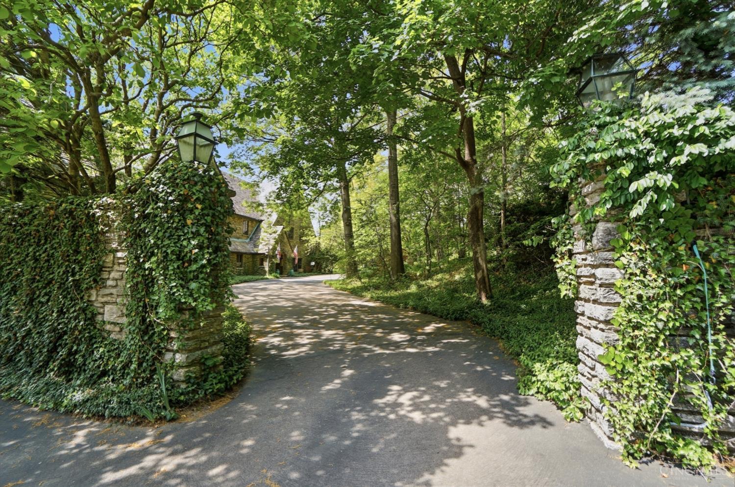 4 Grandin Lane