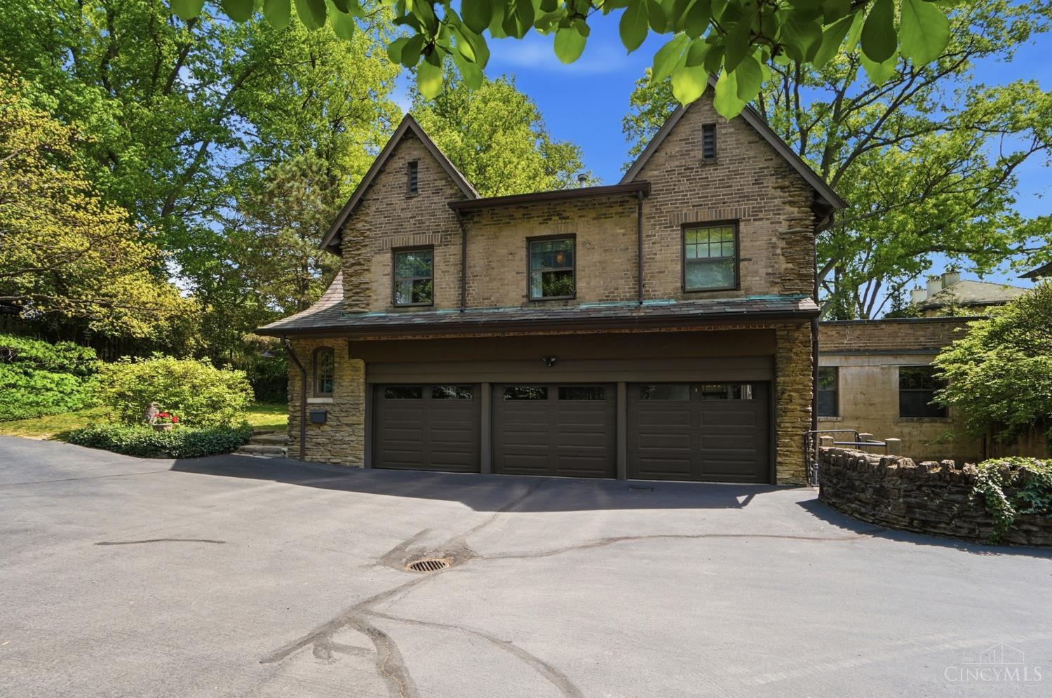 4 Grandin Lane