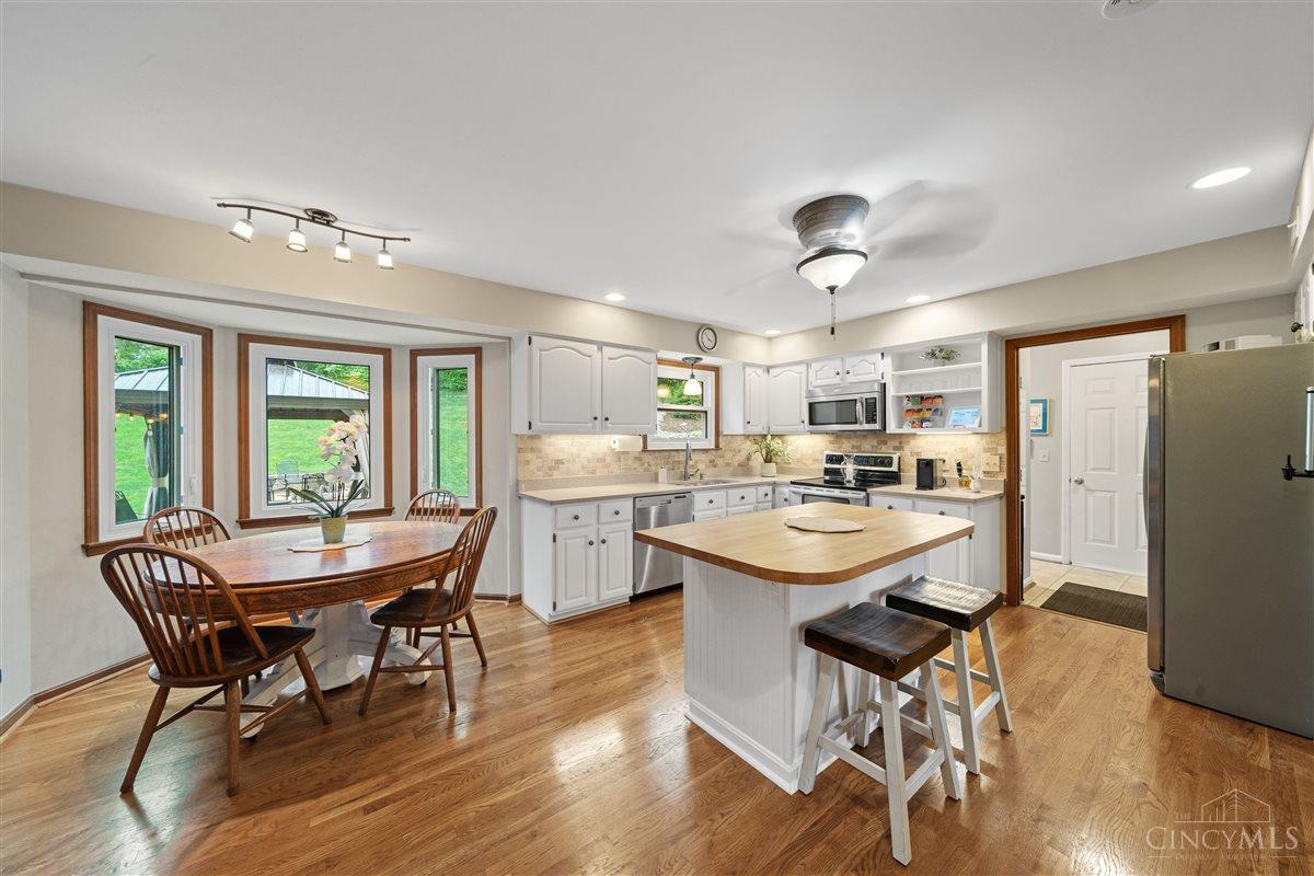 2001 Beechglen Court