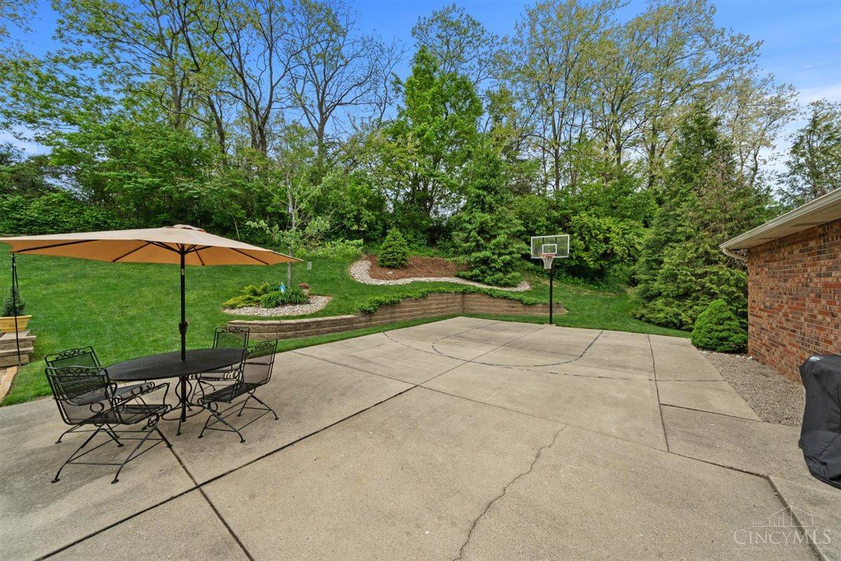 2001 Beechglen Court