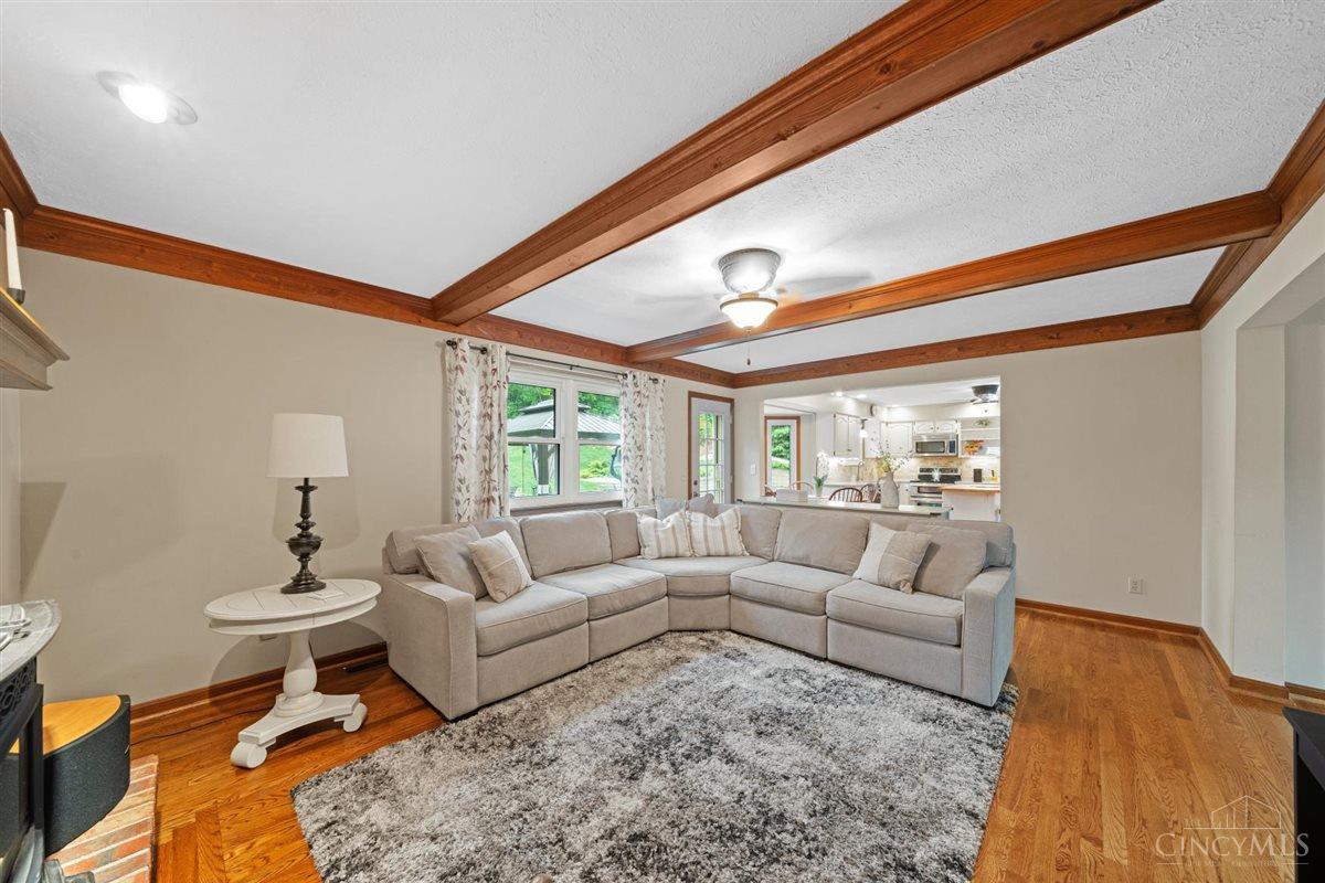 2001 Beechglen Court