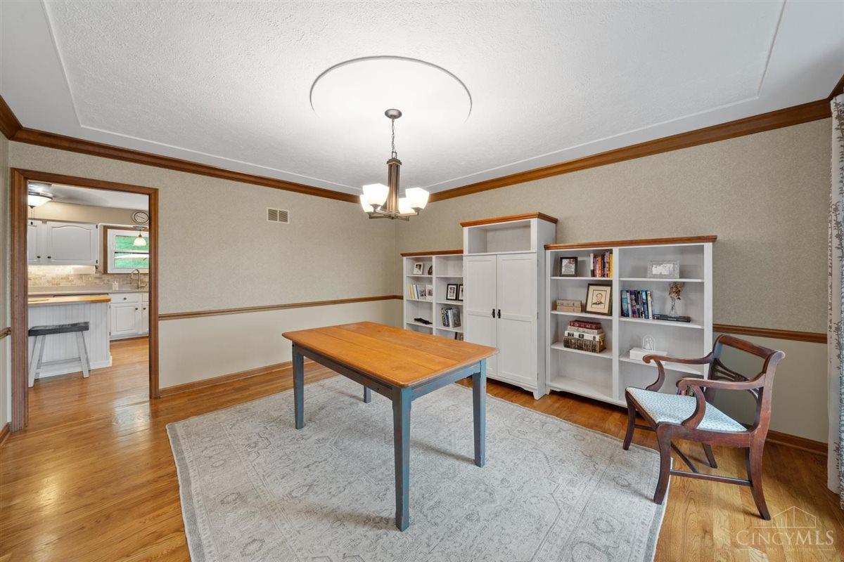 2001 Beechglen Court