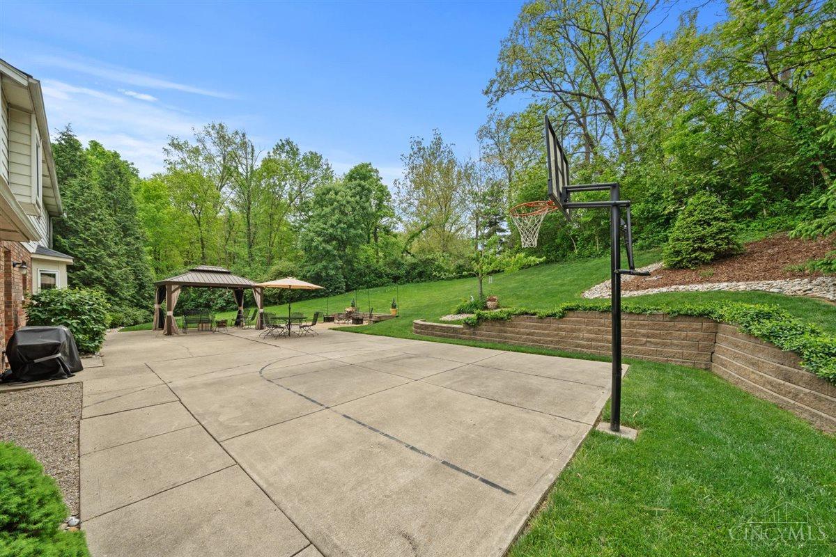 2001 Beechglen Court