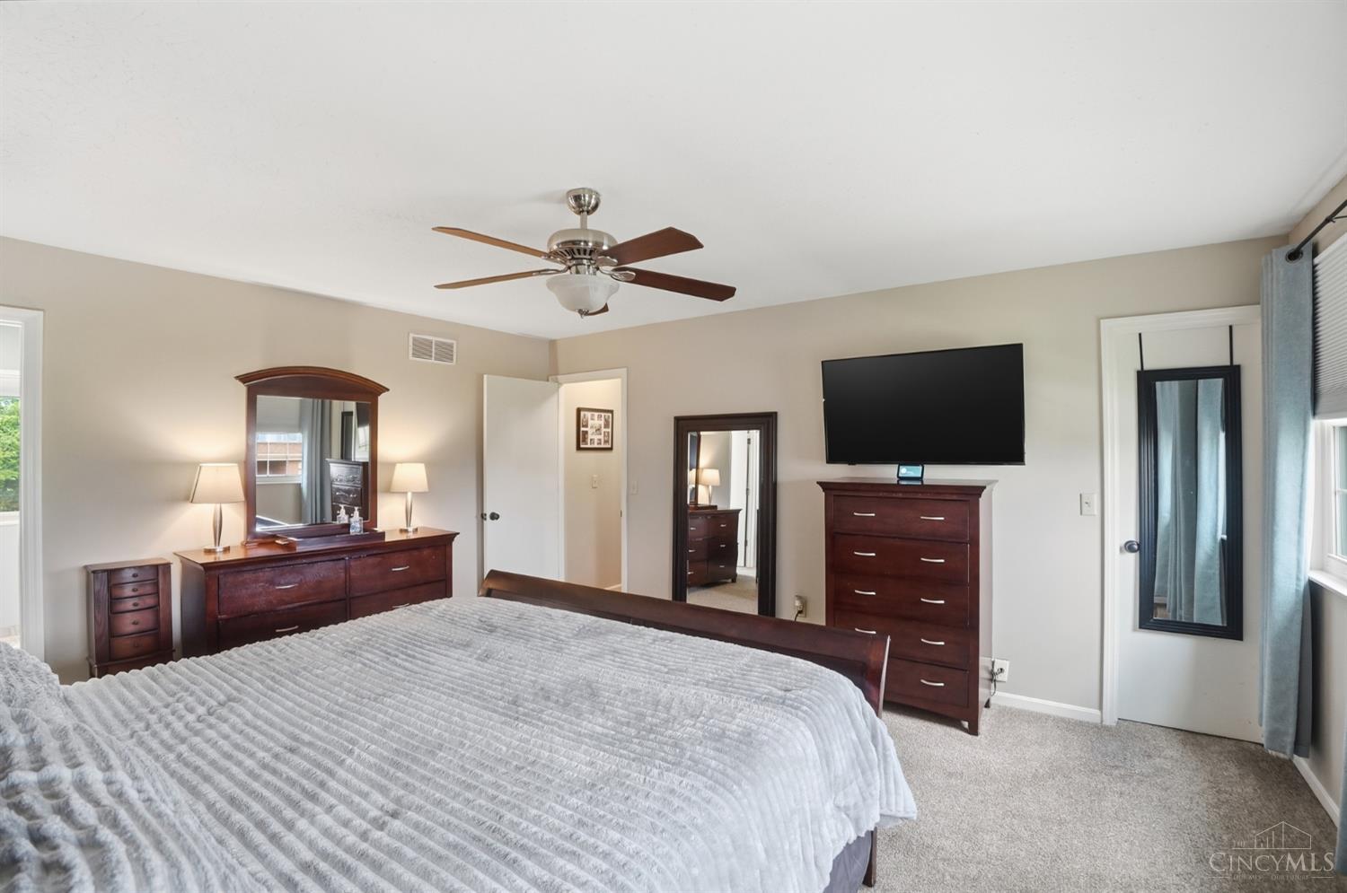 6023 Glennsbury Court