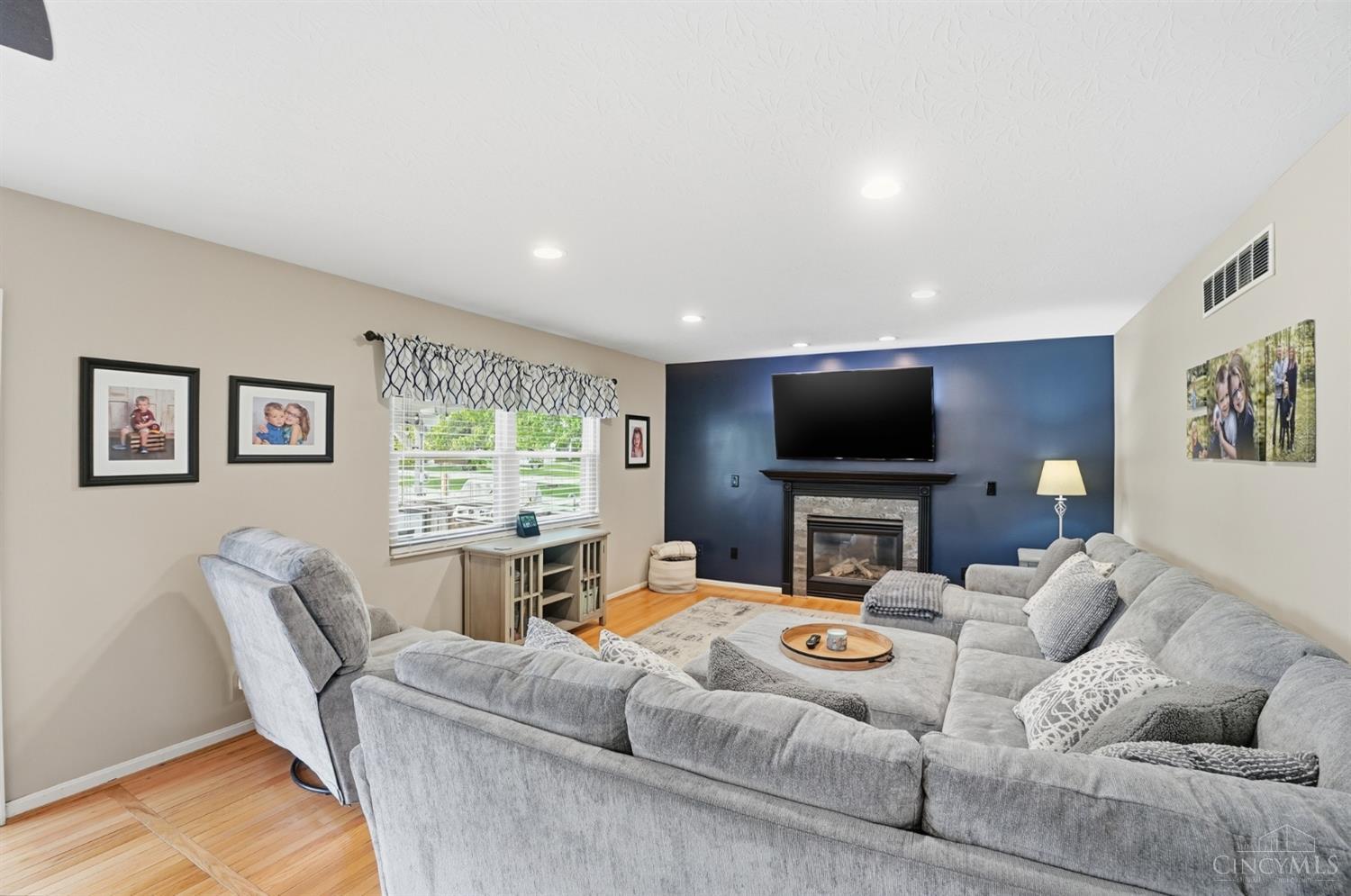 6023 Glennsbury Court