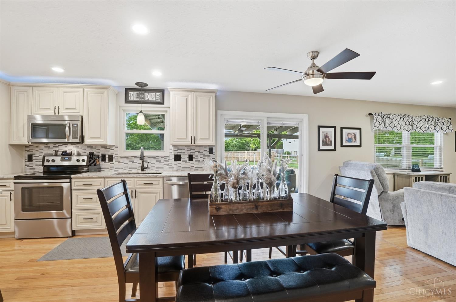 6023 Glennsbury Court