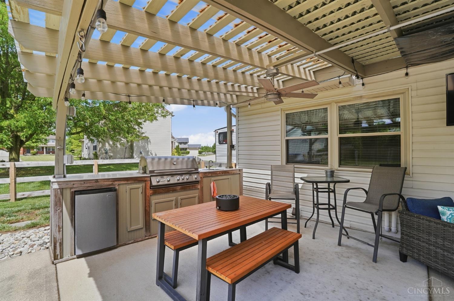 6023 Glennsbury Court