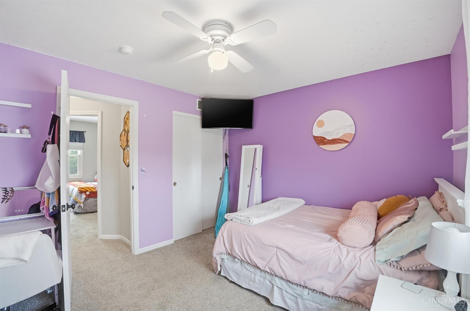 6023 Glennsbury Court