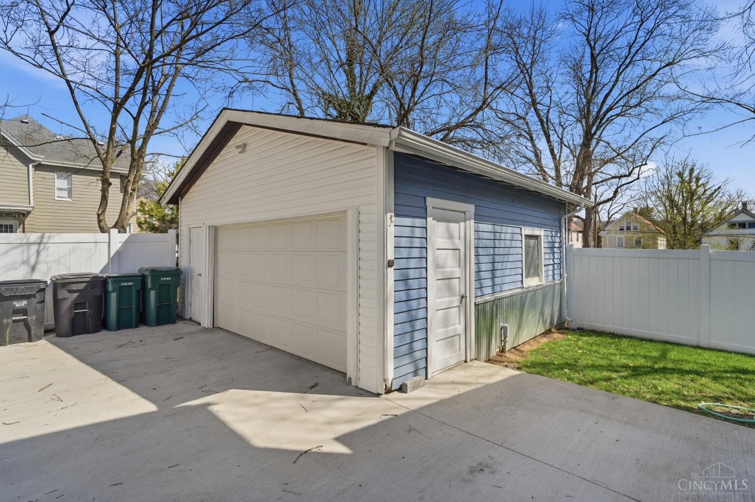 6116 Roe Street