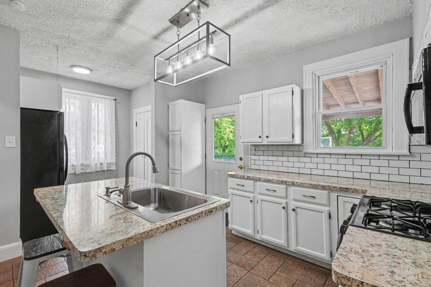 3231 E Darwin Avenue