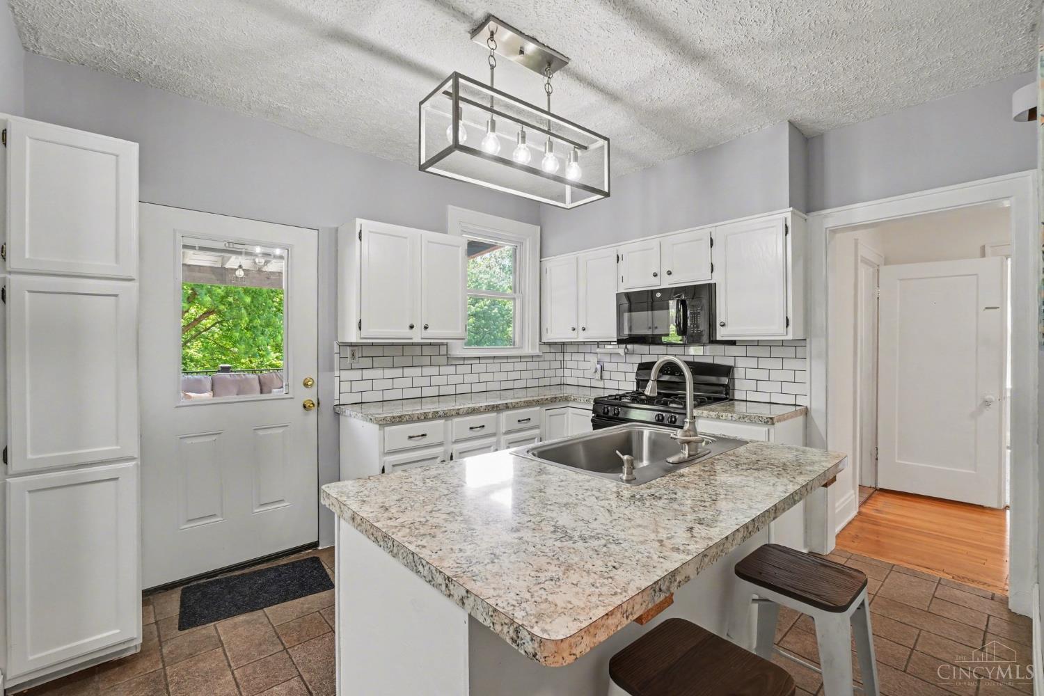 3231 E Darwin Avenue