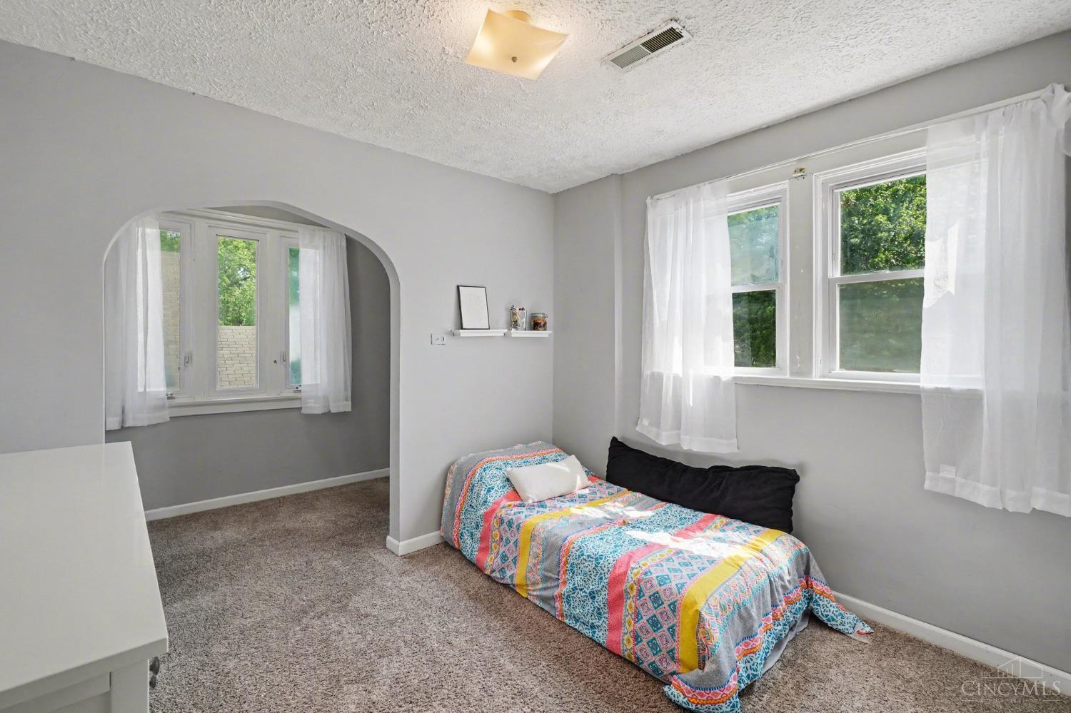 3231 E Darwin Avenue