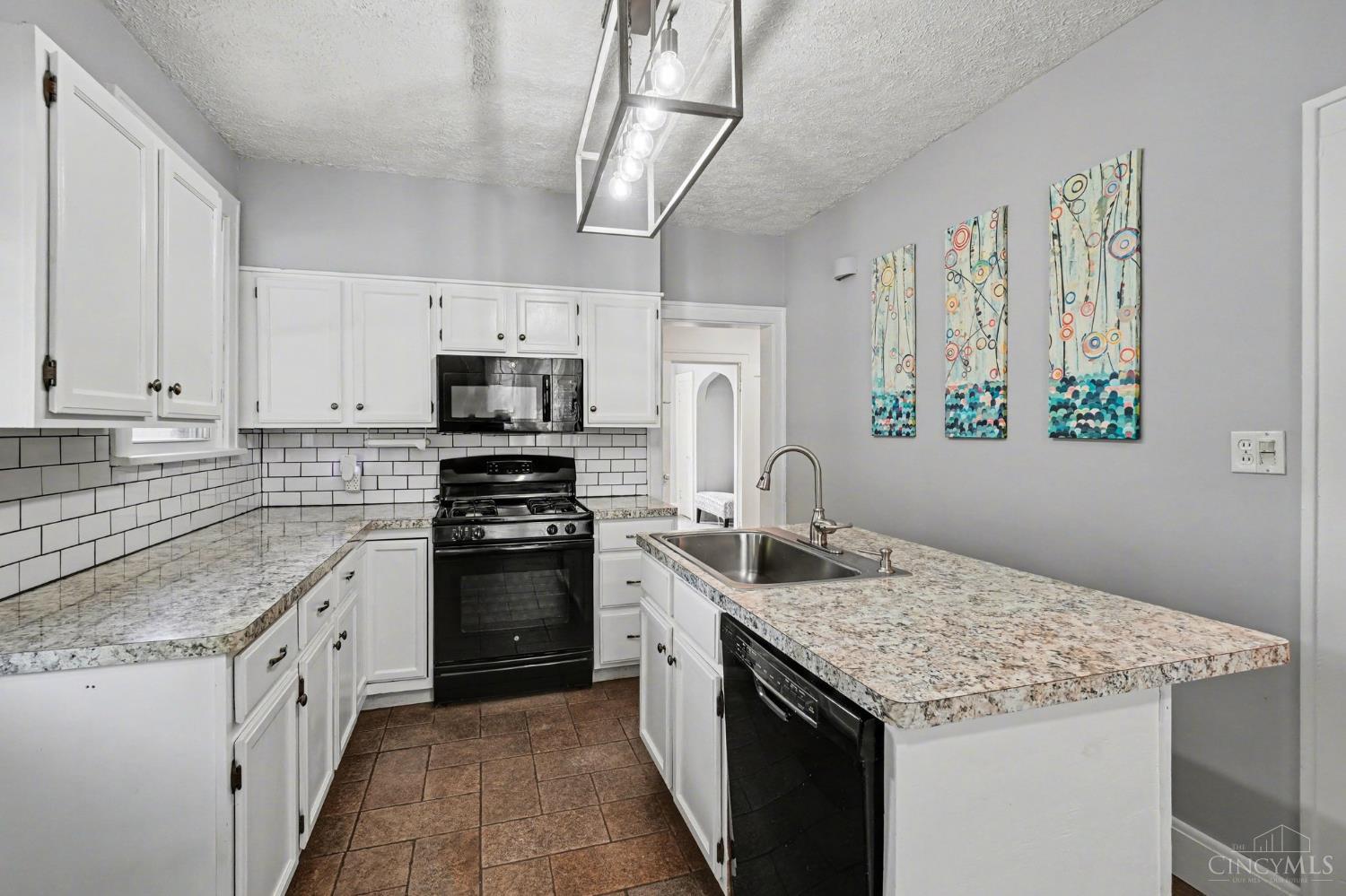 3231 E Darwin Avenue