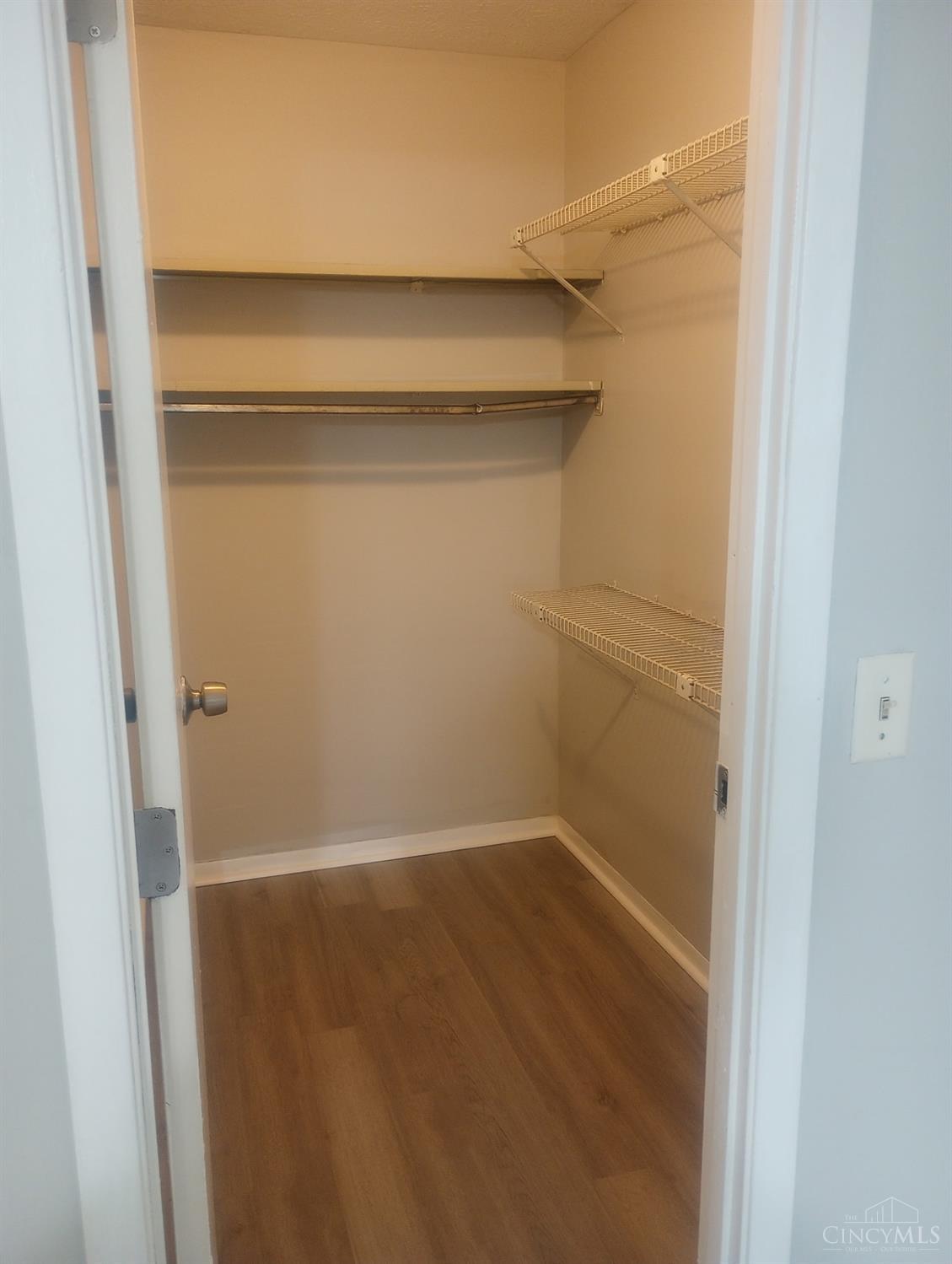 7217 Creekview Drive