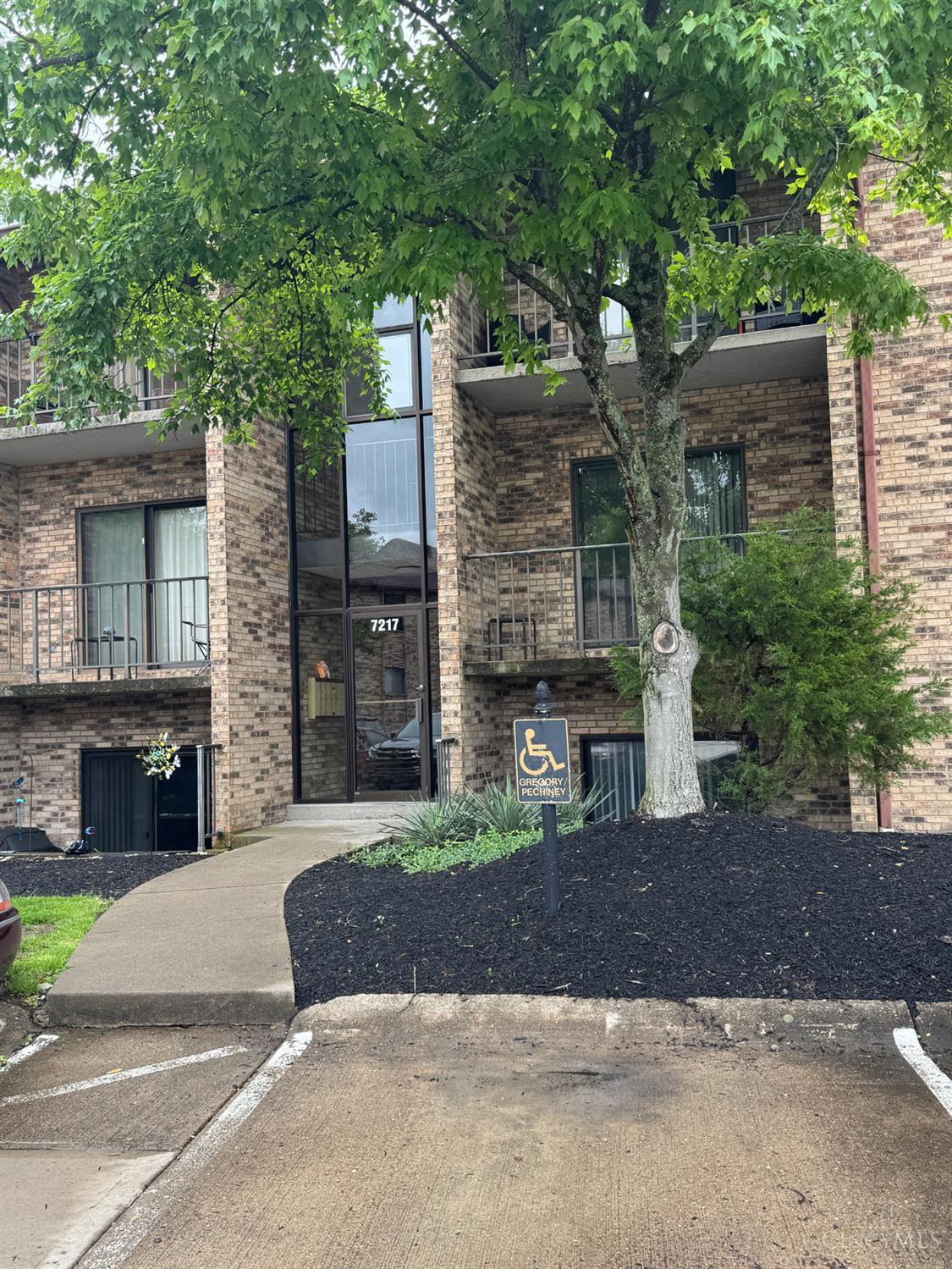 7217 Creekview Drive