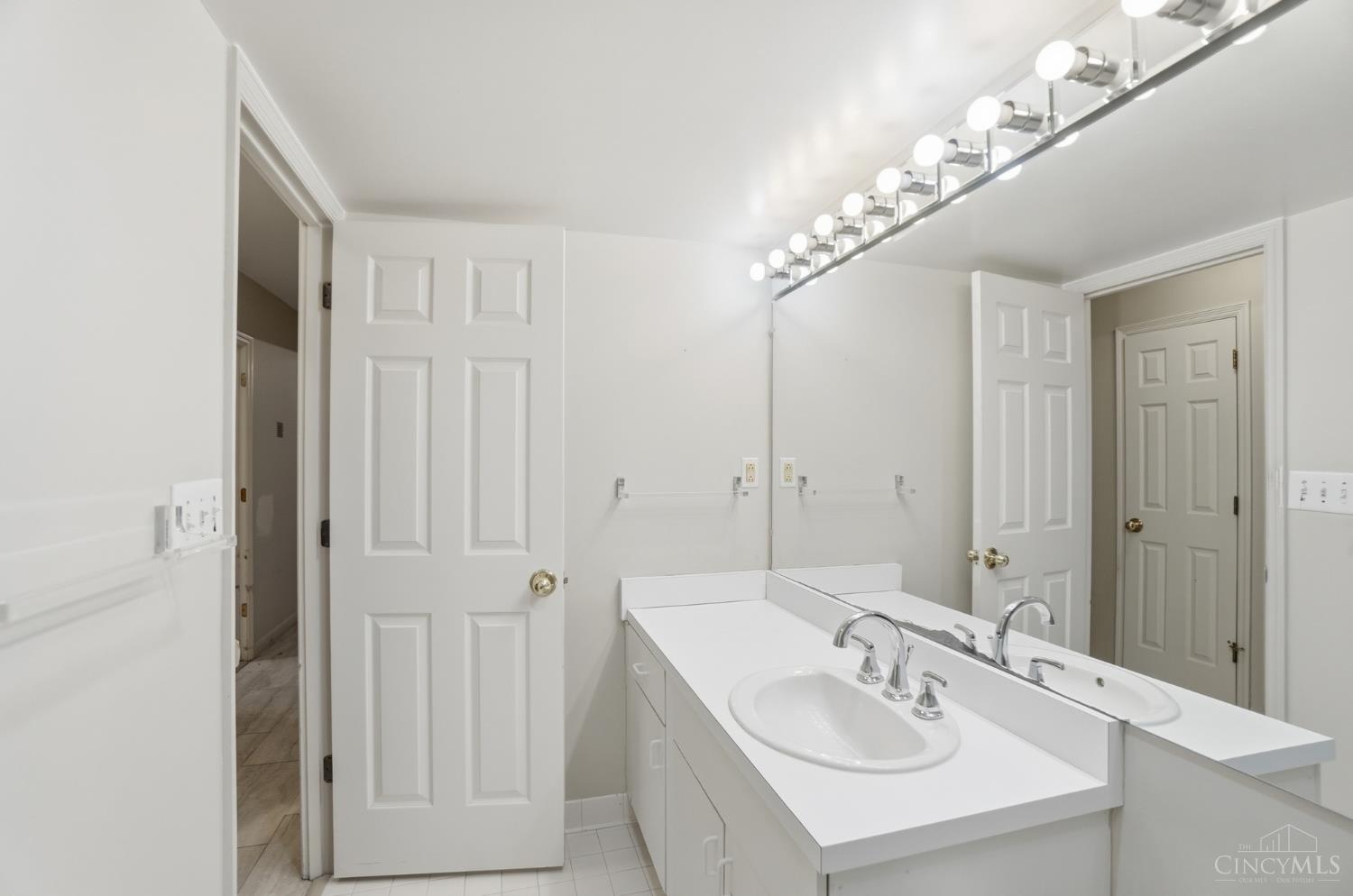 2444 Madison Road 408