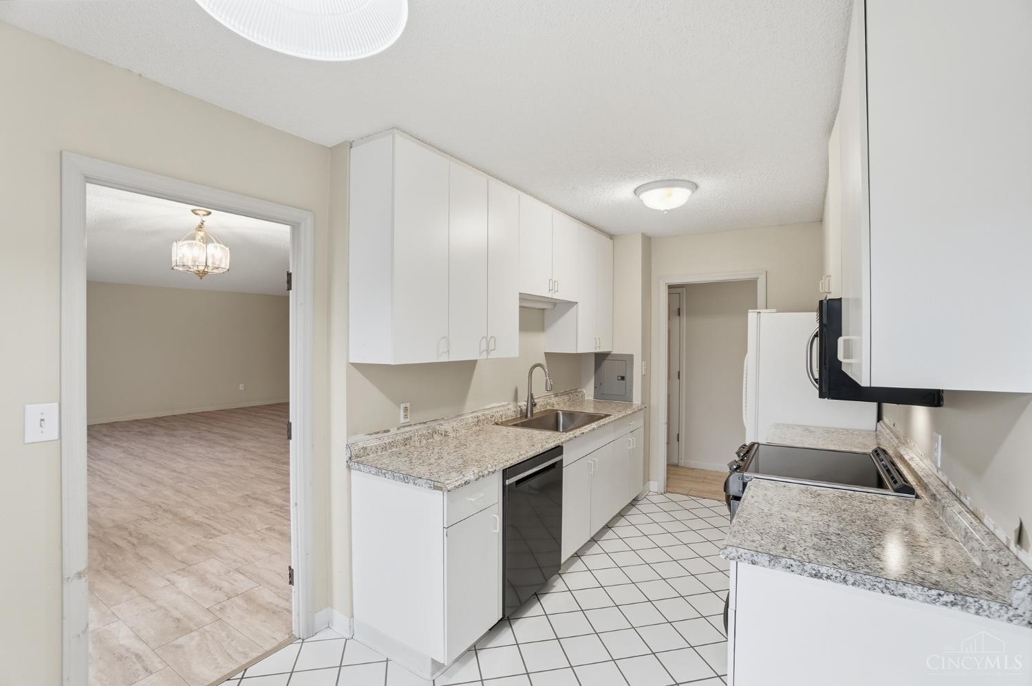 2444 Madison Road 408