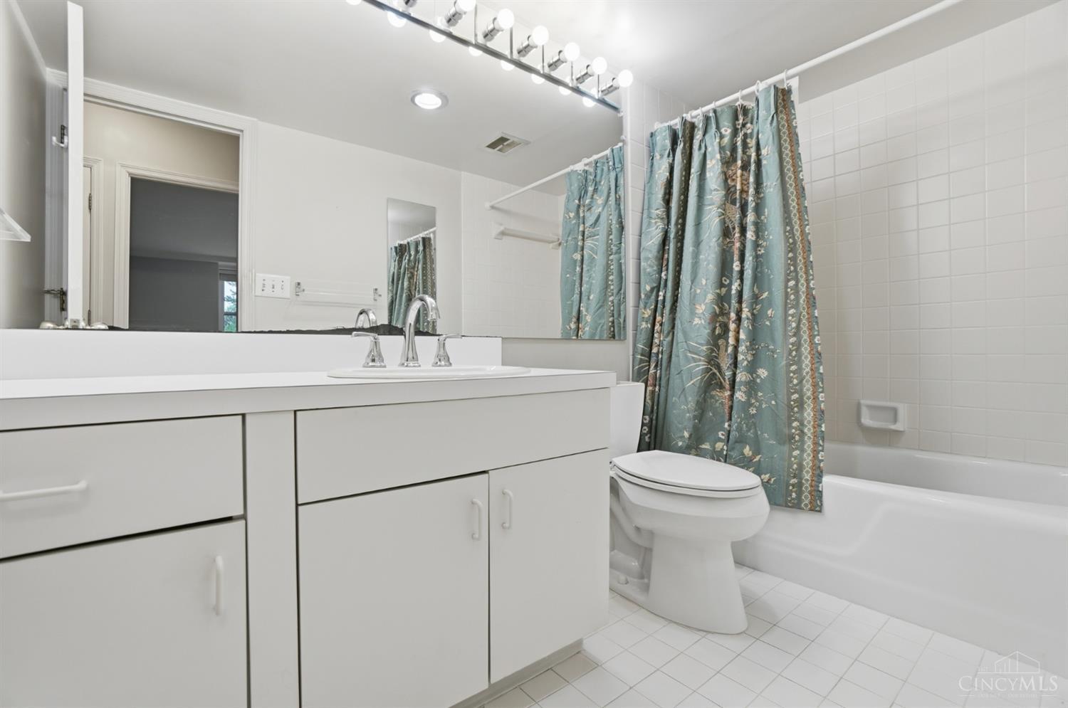 2444 Madison Road 408