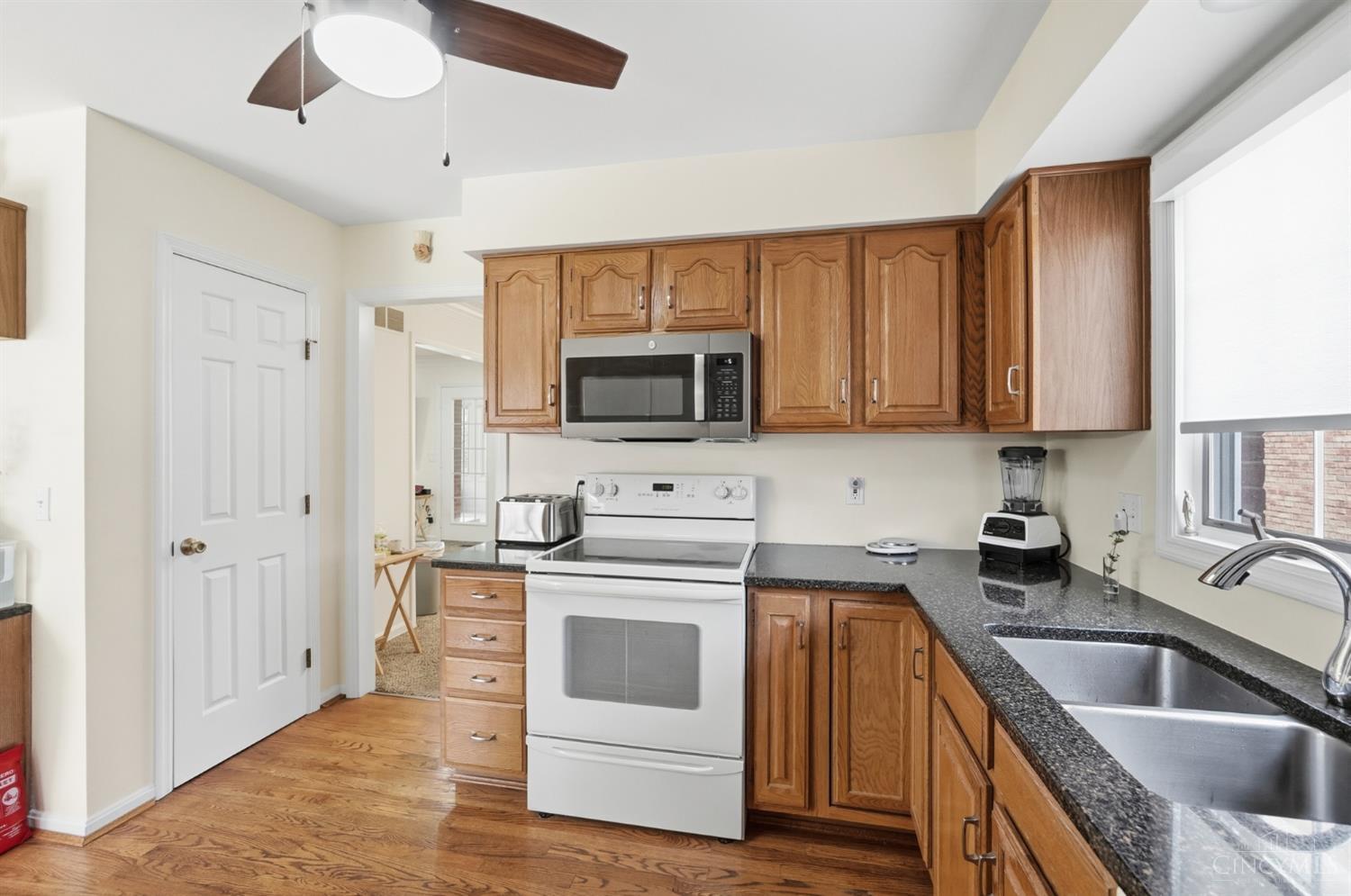 3040 Country Woods Lane 13