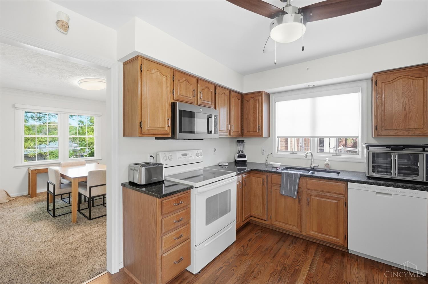 3040 Country Woods Lane 13