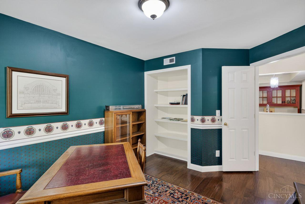 9940 Shorewood Lane