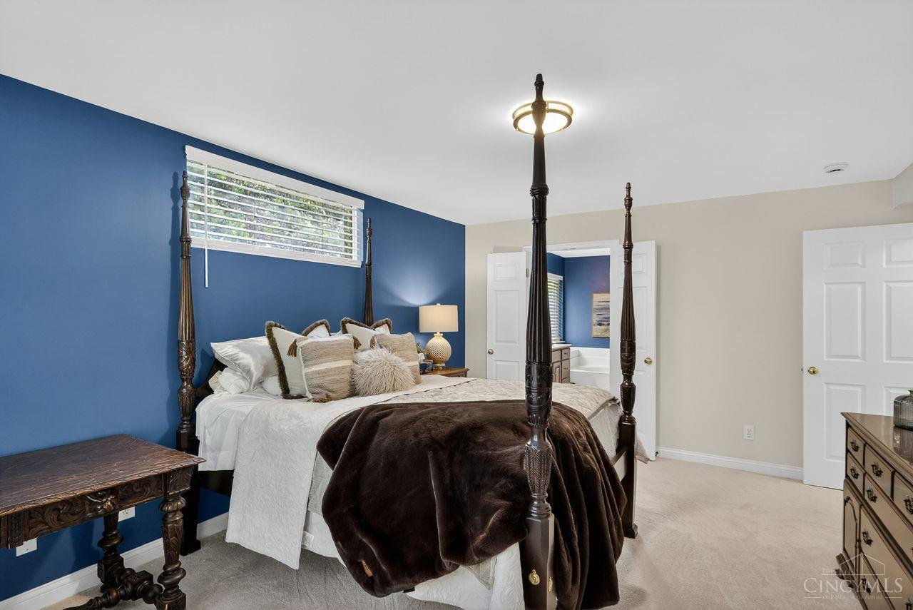9940 Shorewood Lane