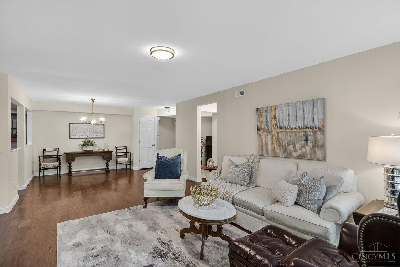 9940 Shorewood Lane