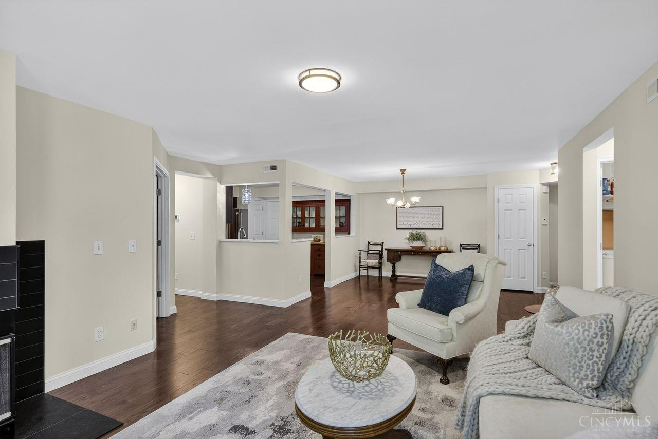9940 Shorewood Lane