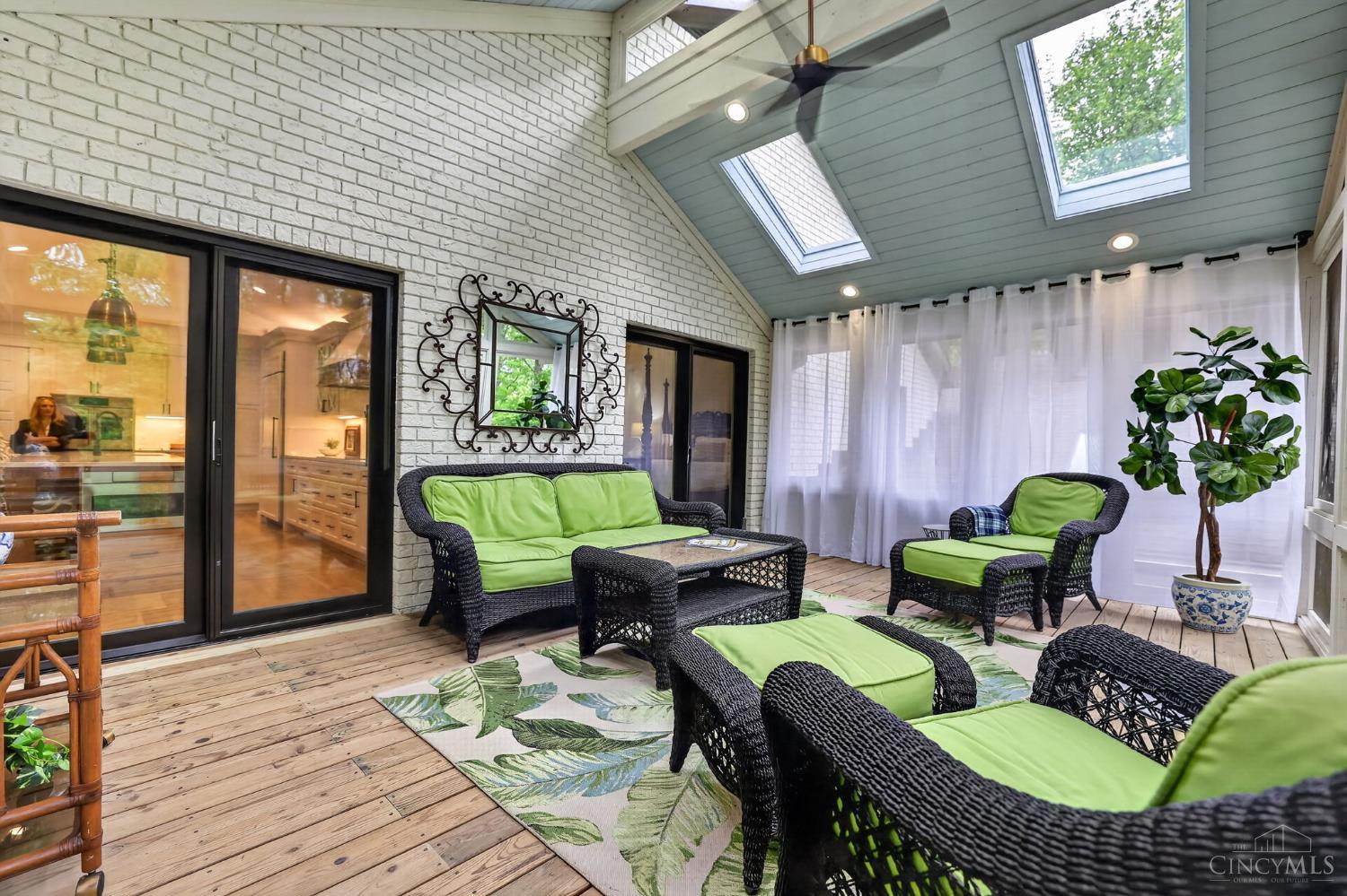 10552 Tanagerhills Drive