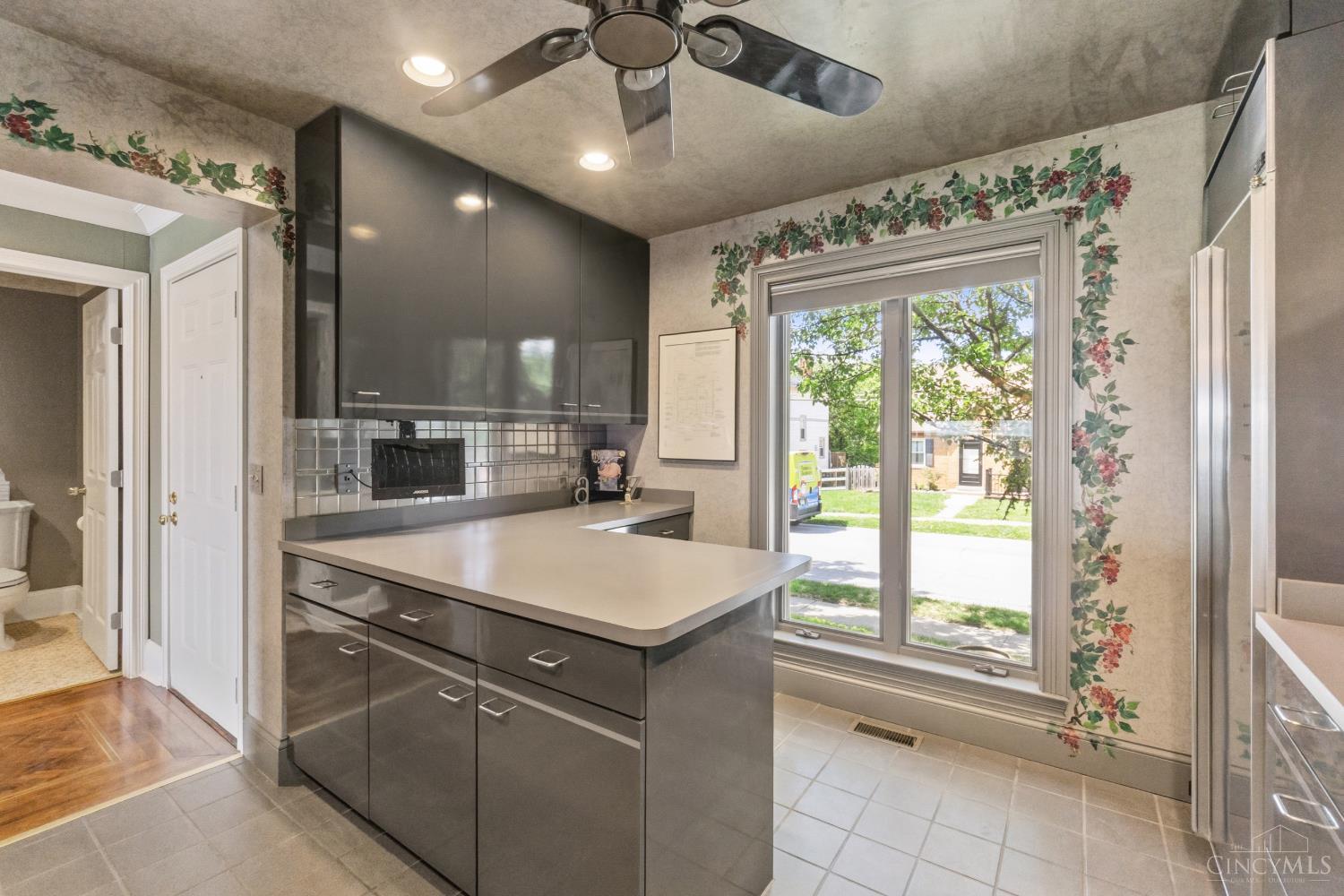 382 Grand Avenue 1