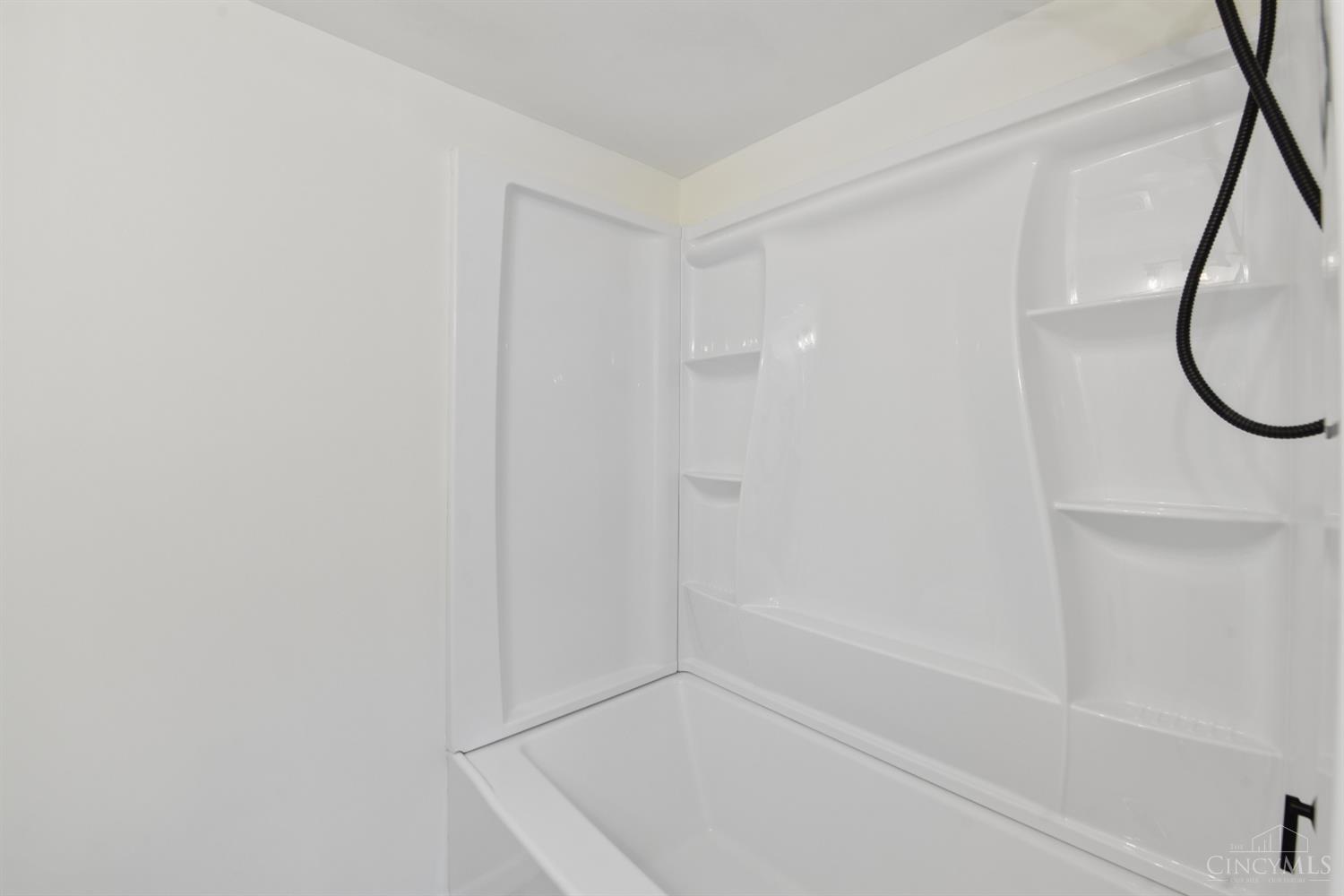 1524 Adams Road