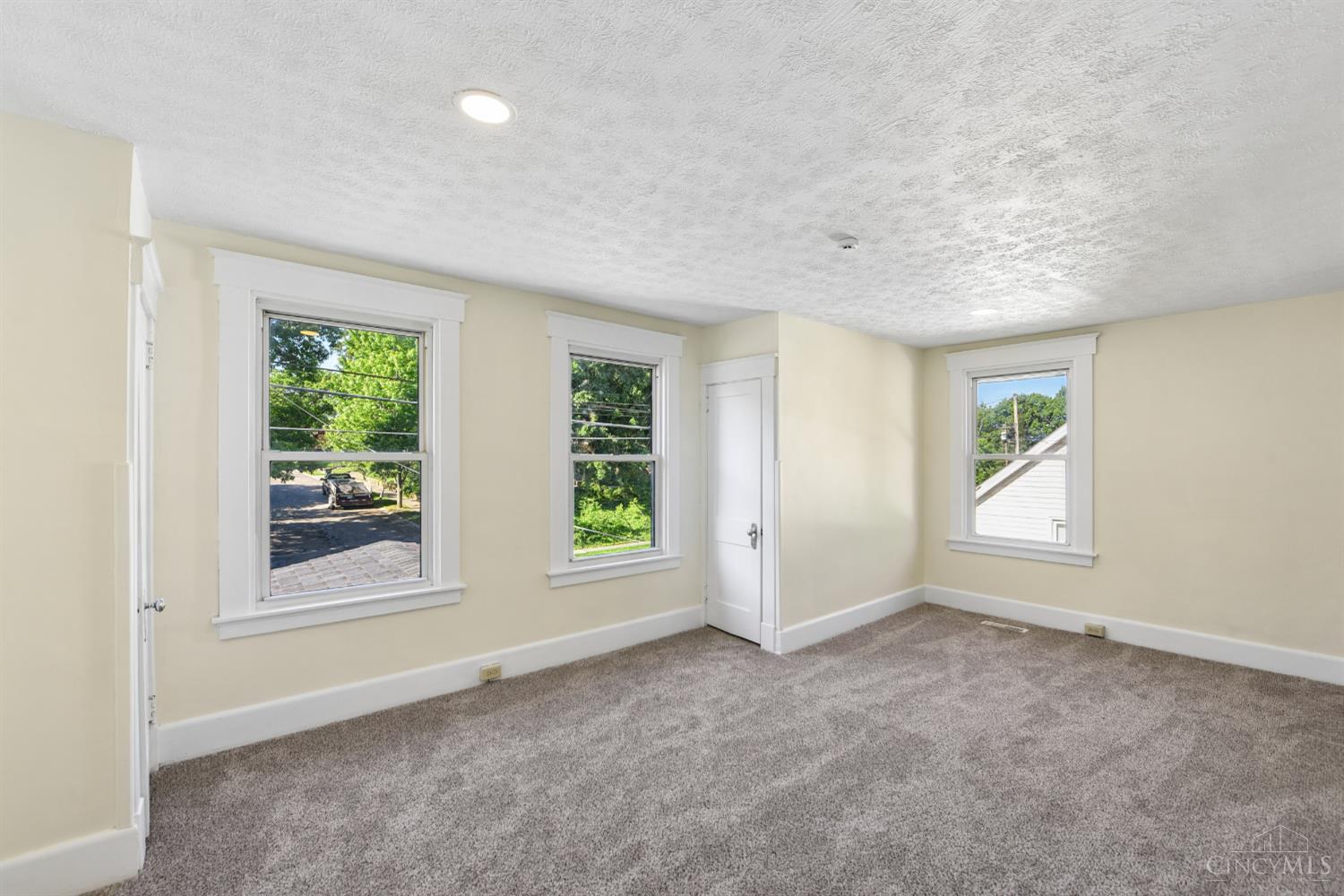 1524 Adams Road