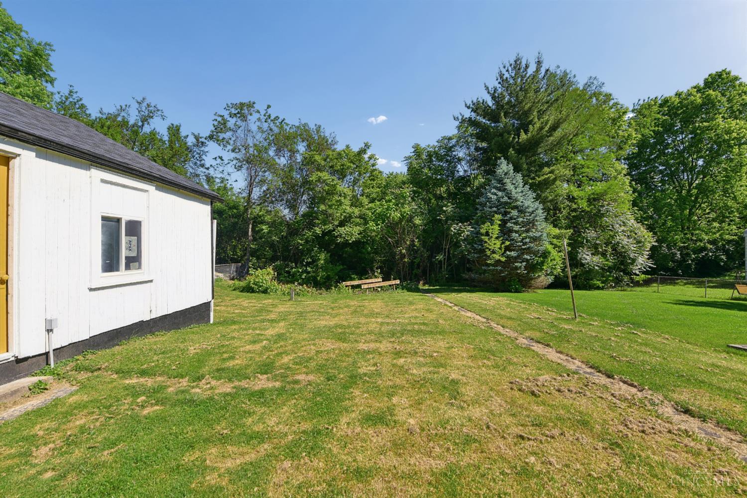1524 Adams Road