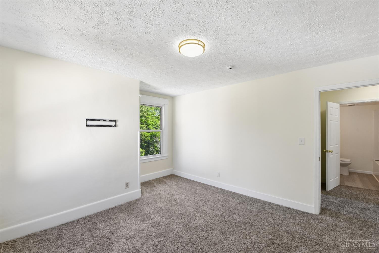 1524 Adams Road