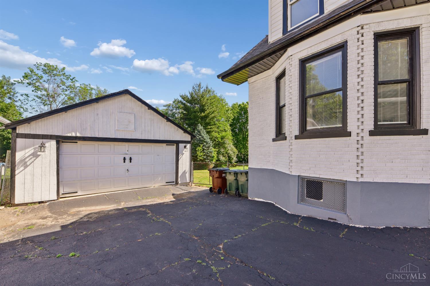 1524 Adams Road