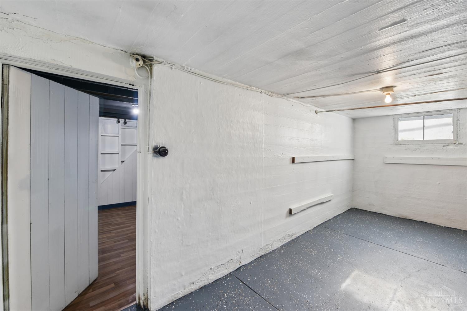 1524 Adams Road