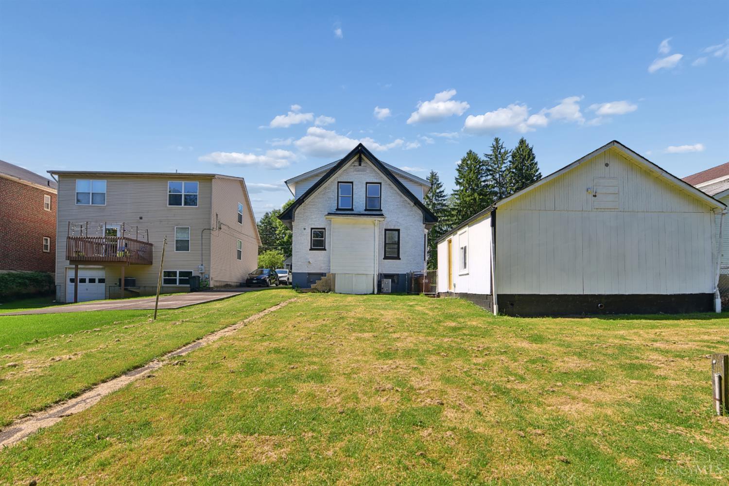 1524 Adams Road