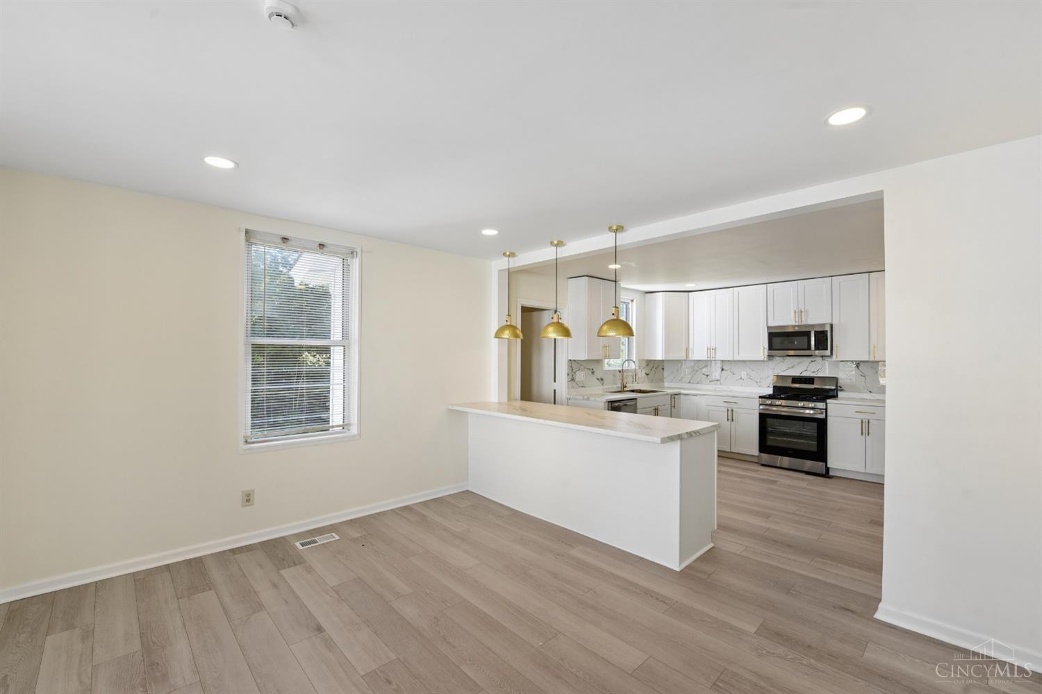1524 Adams Road