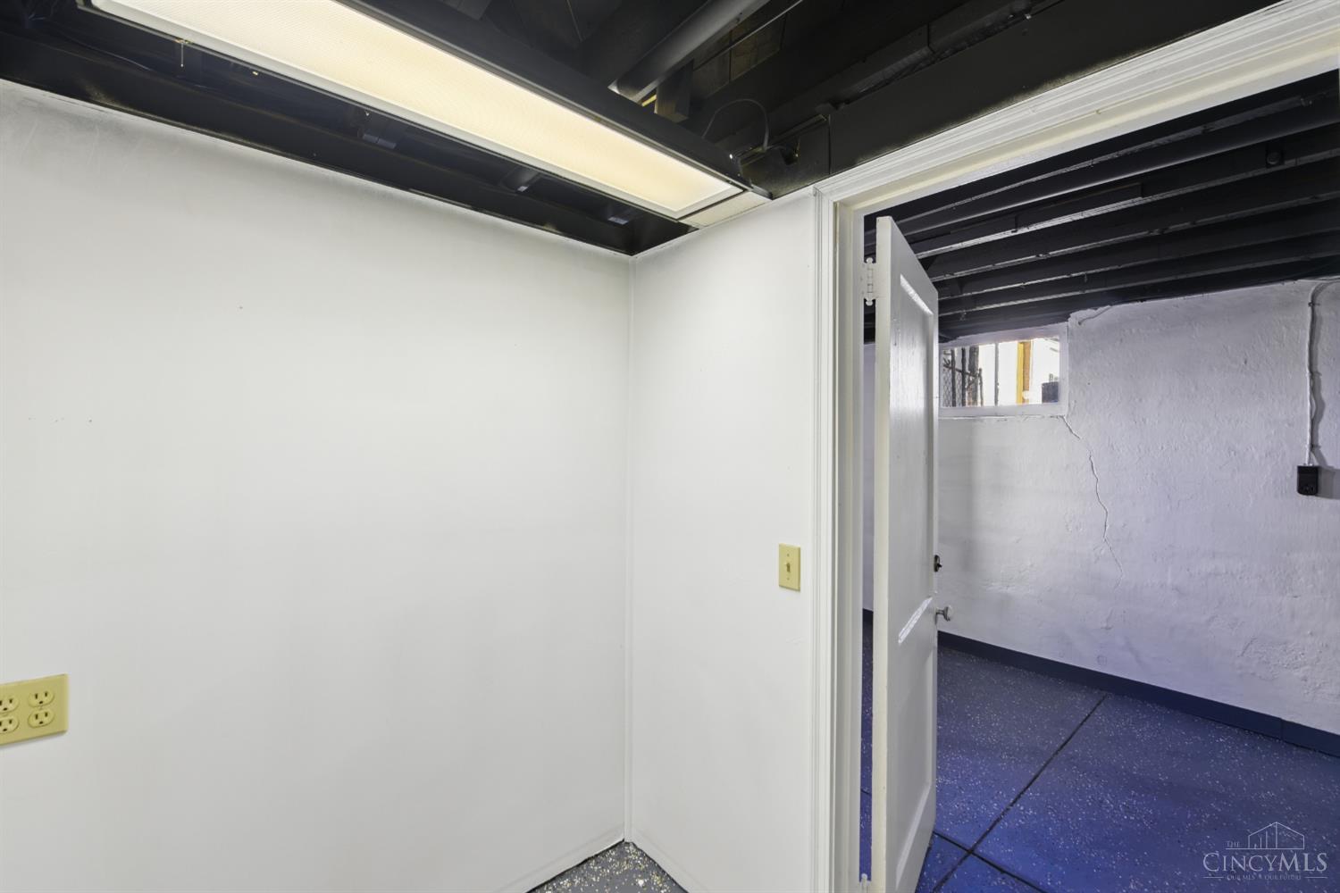 1524 Adams Road