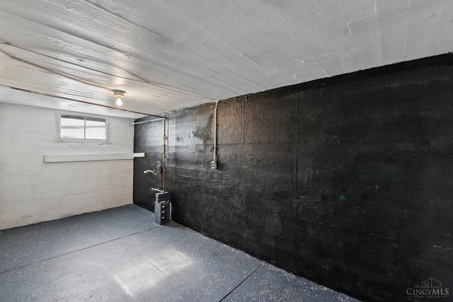 1524 Adams Road