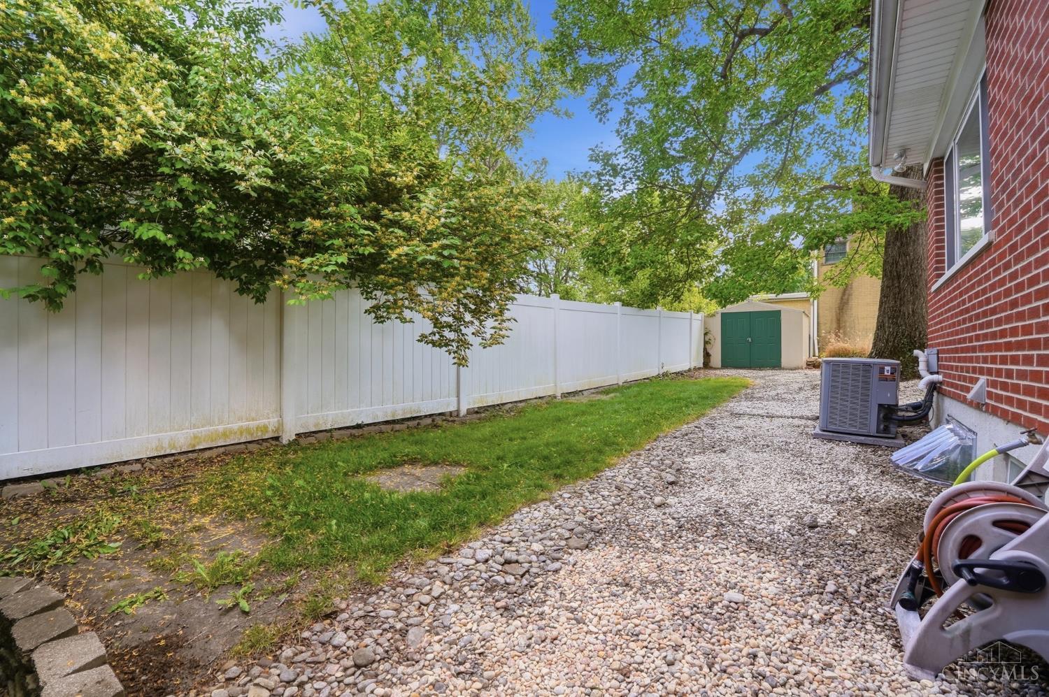 1838 Kingsway Court