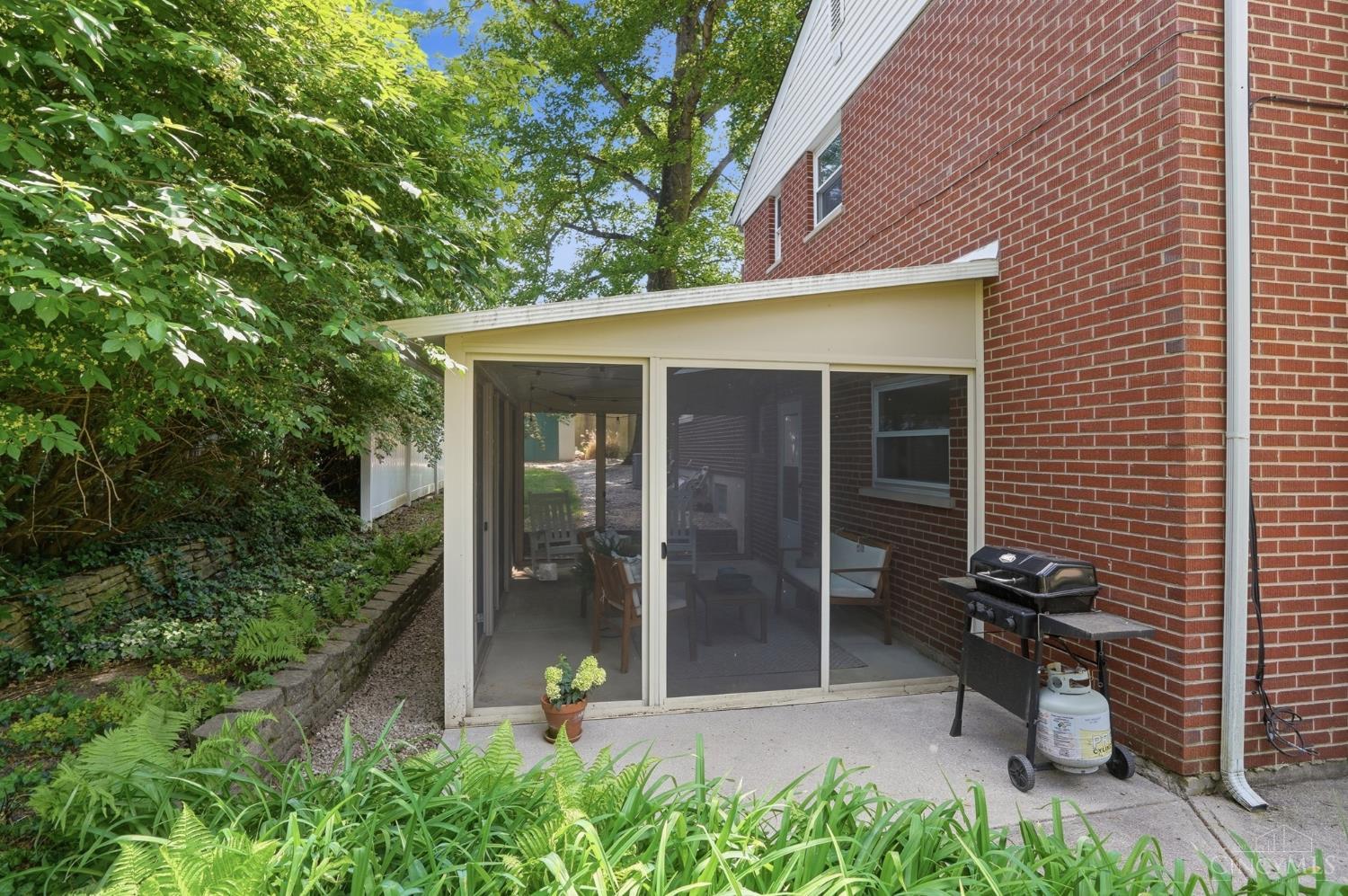 1838 Kingsway Court
