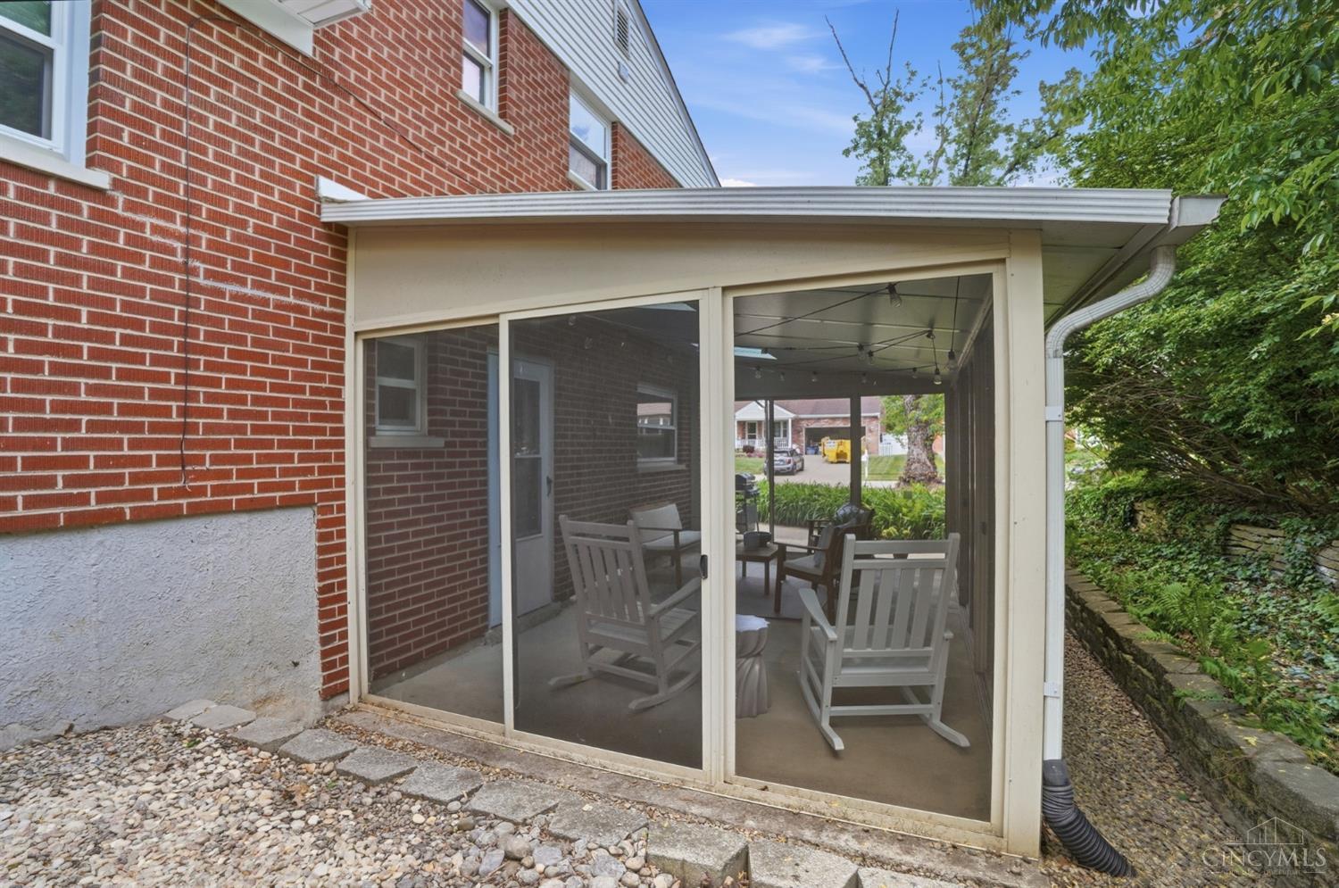 1838 Kingsway Court
