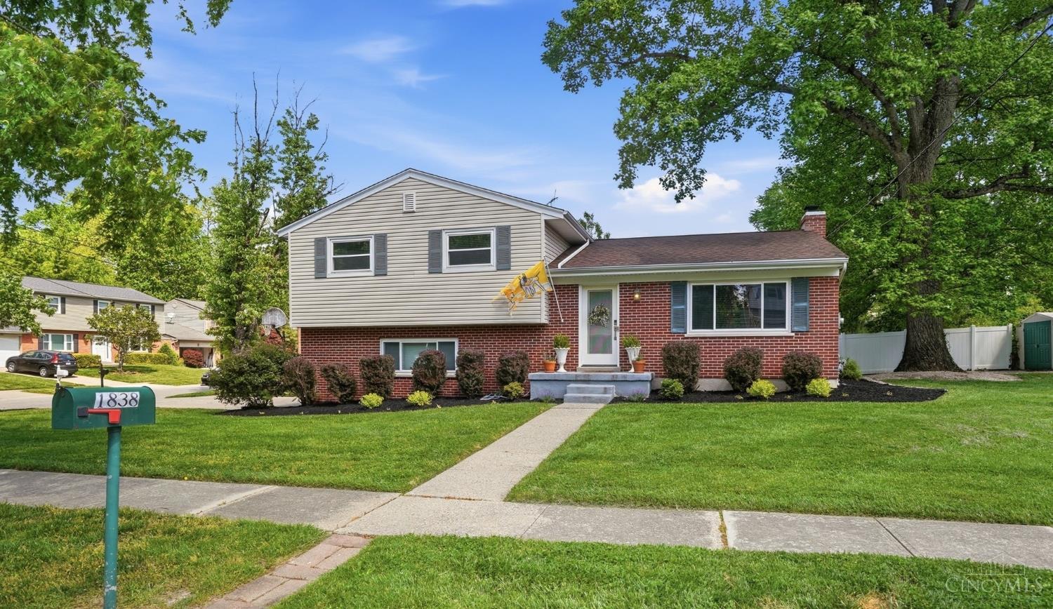 1838 Kingsway Court