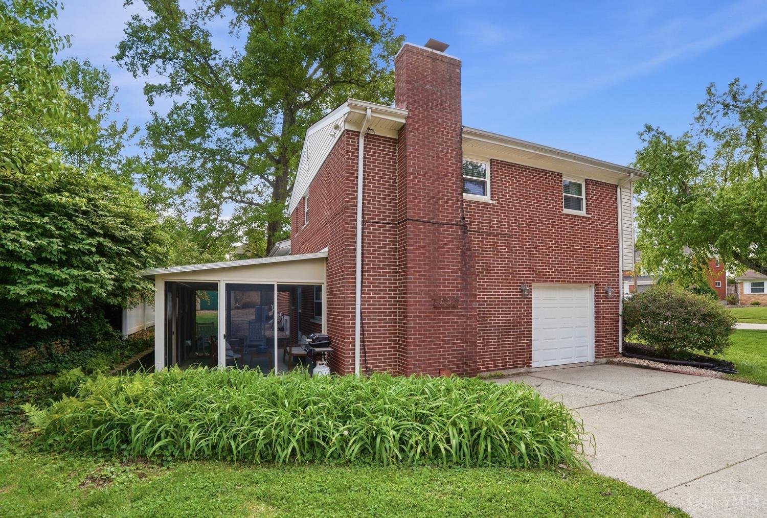 1838 Kingsway Court