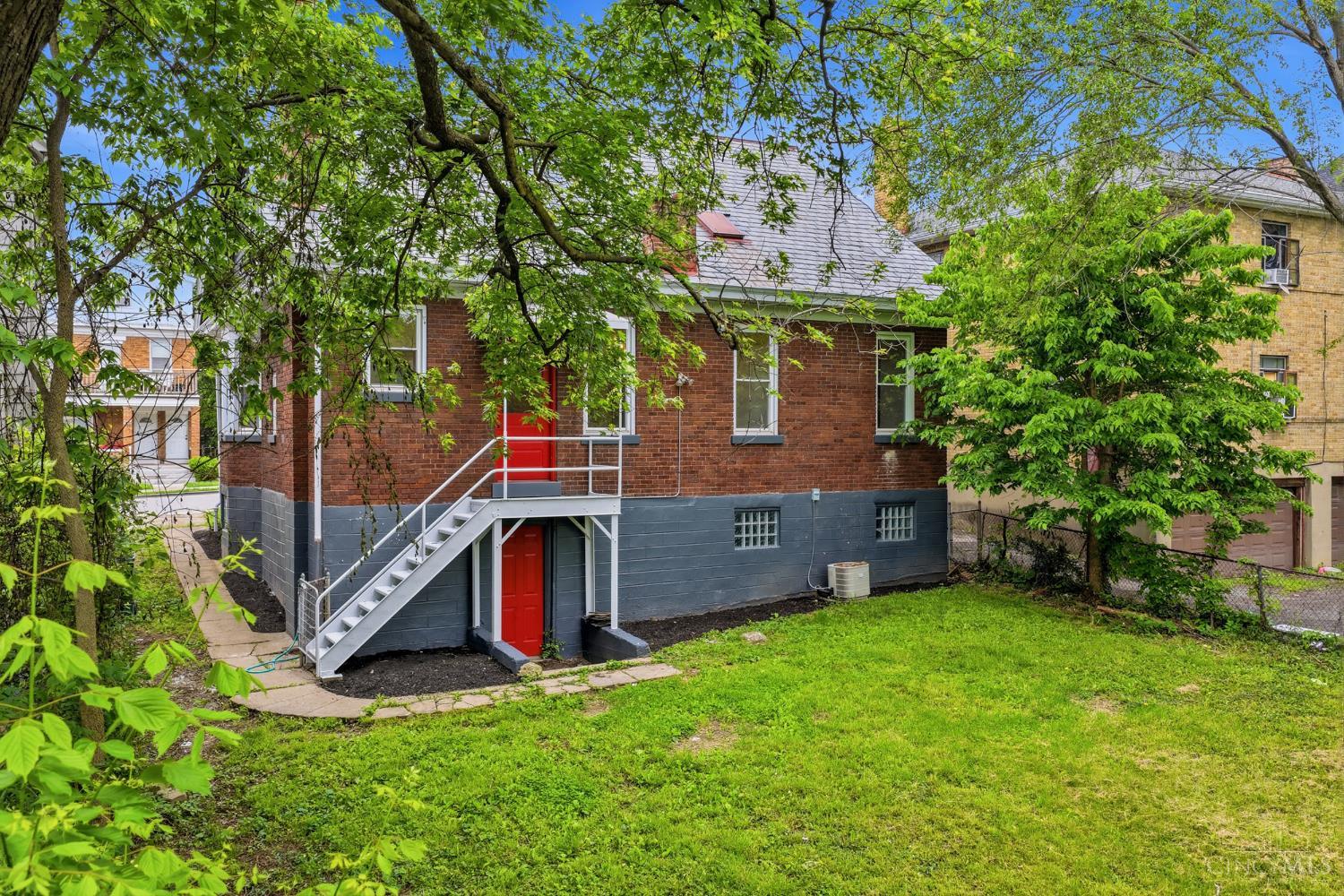 1114 Winfield Avenue