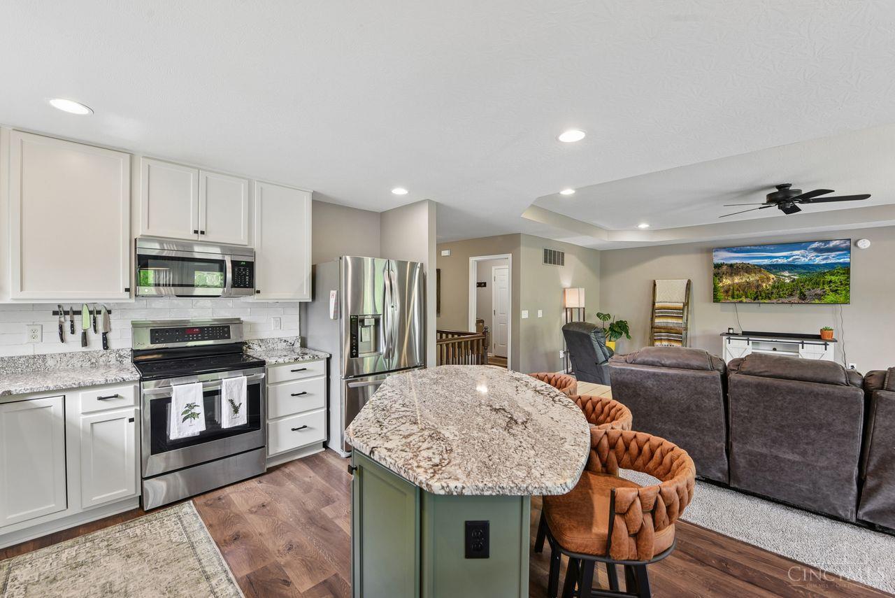 4223 Hunting Hawk Drive