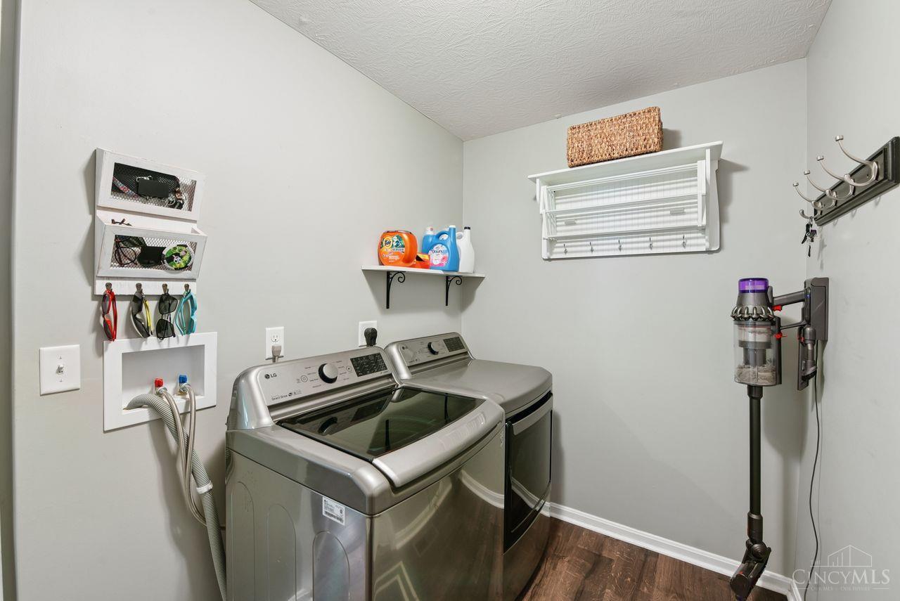 4223 Hunting Hawk Drive