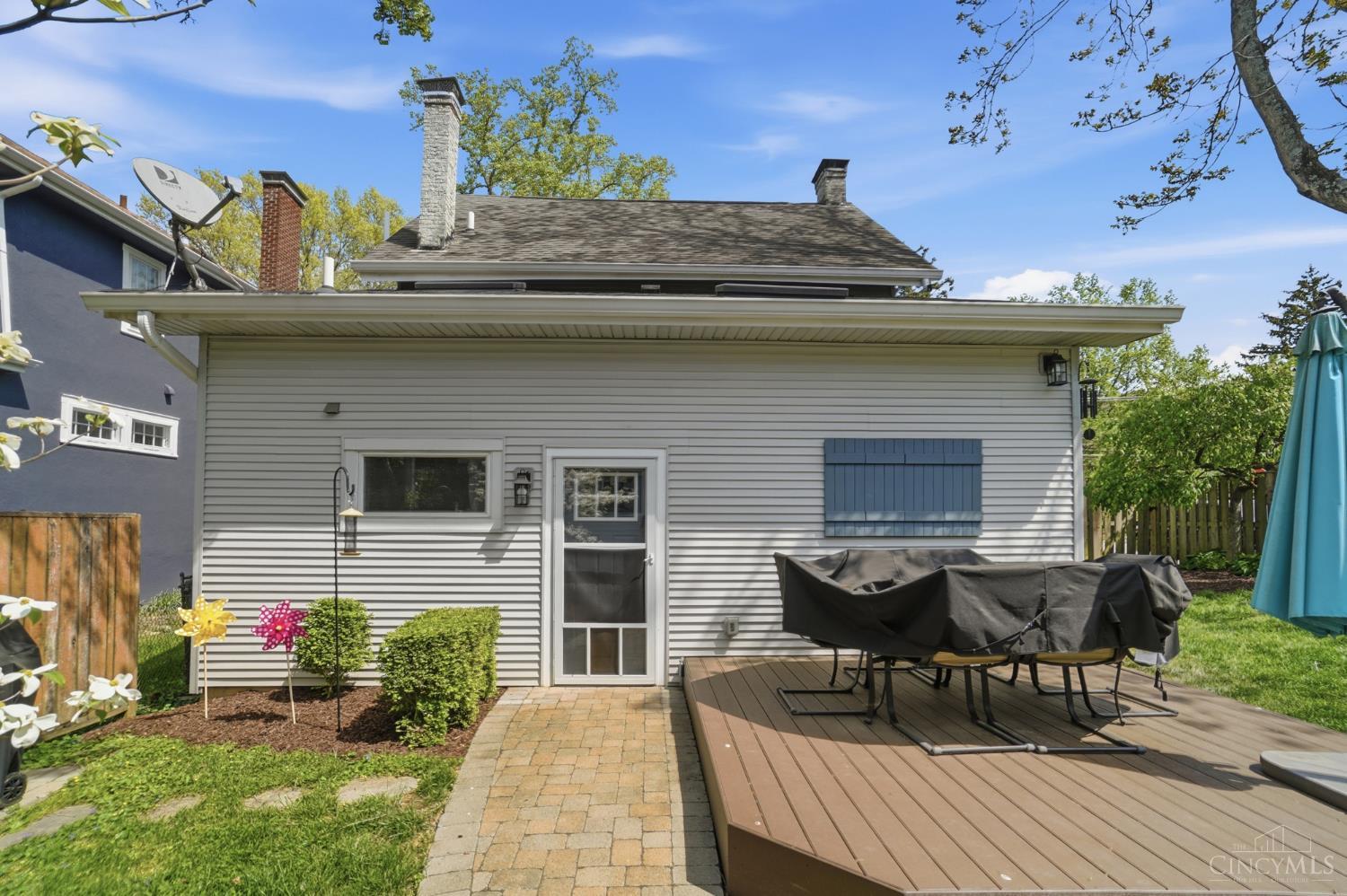 1325 Edwards Road