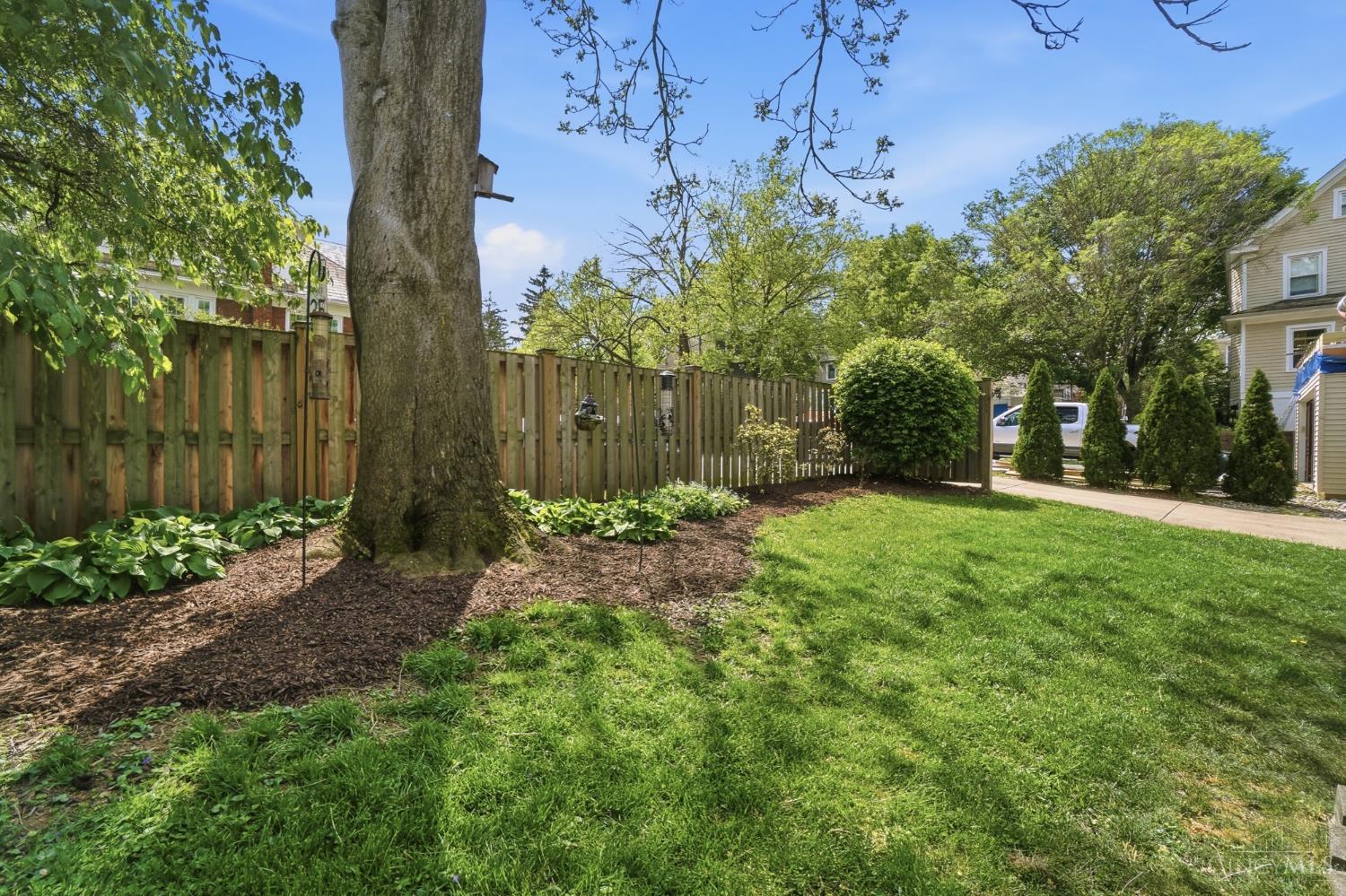 1325 Edwards Road